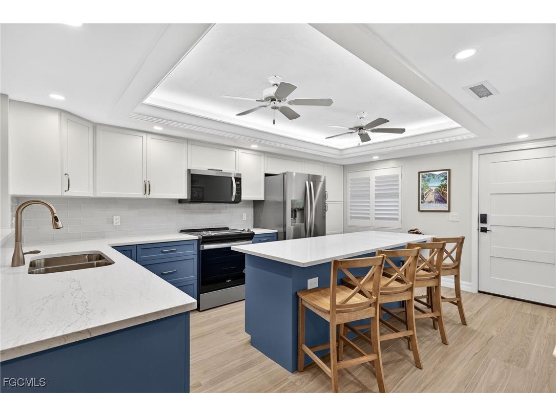 2445 W Gulf Drive #6B Sanibel FL 33957 2025025480 image1