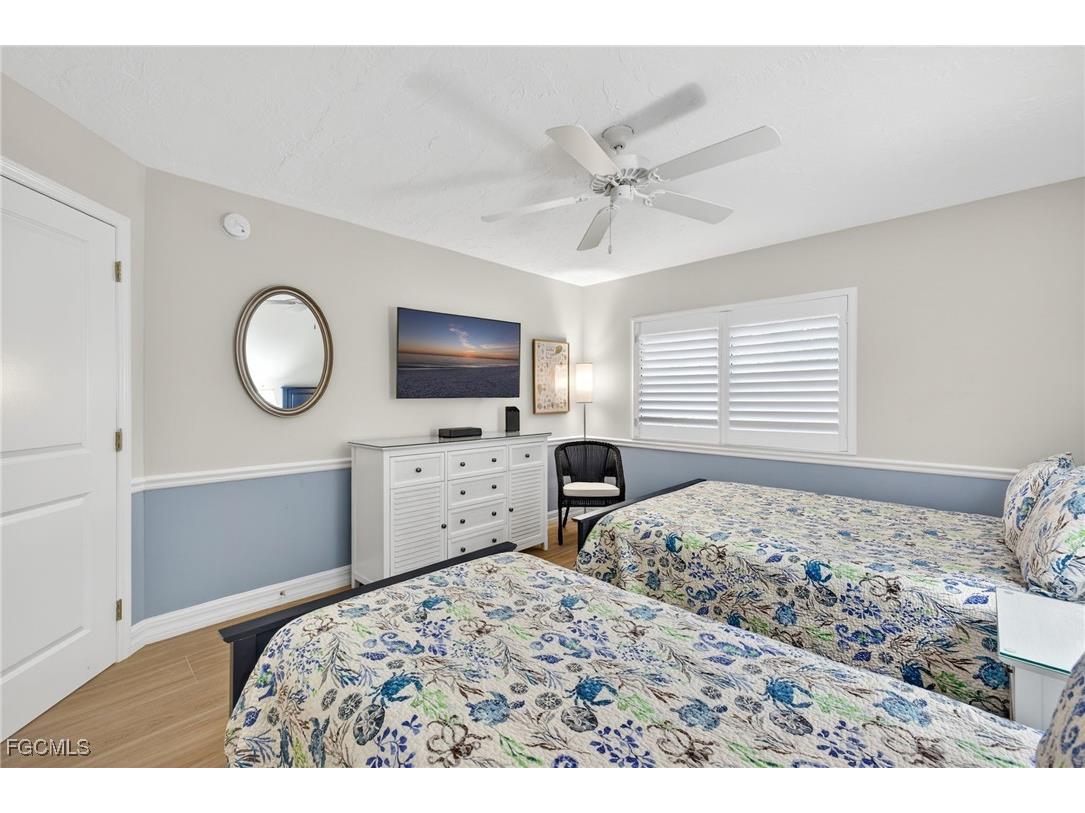 2445 W Gulf Drive #6B Sanibel FL 33957 2025025480 image28