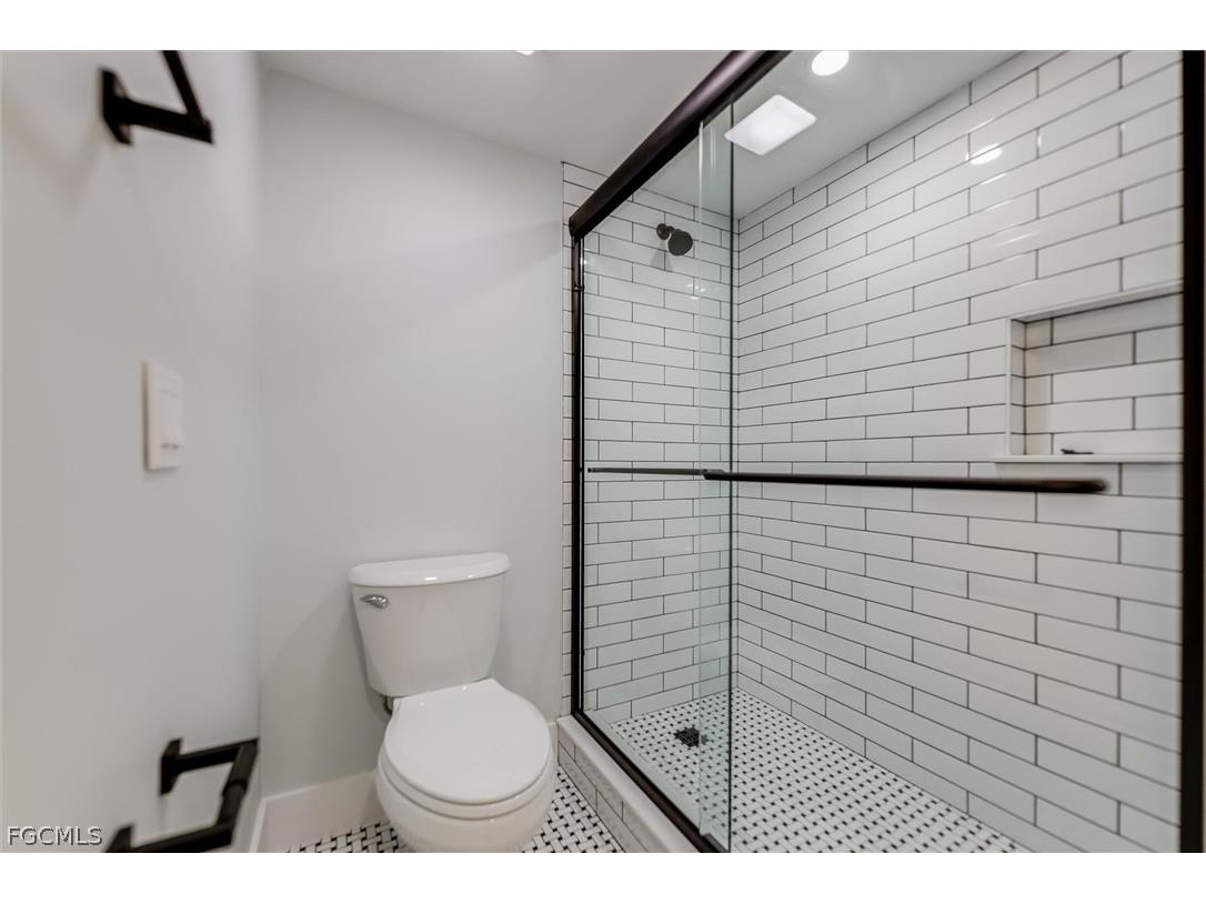 2445 W Gulf Drive #6D Sanibel FL 33957 2026009141 image34