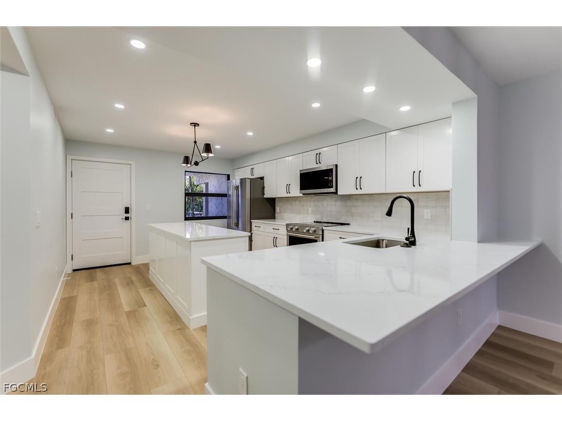 2445 W Gulf Drive #6D Sanibel FL 33957 2026009141 image5