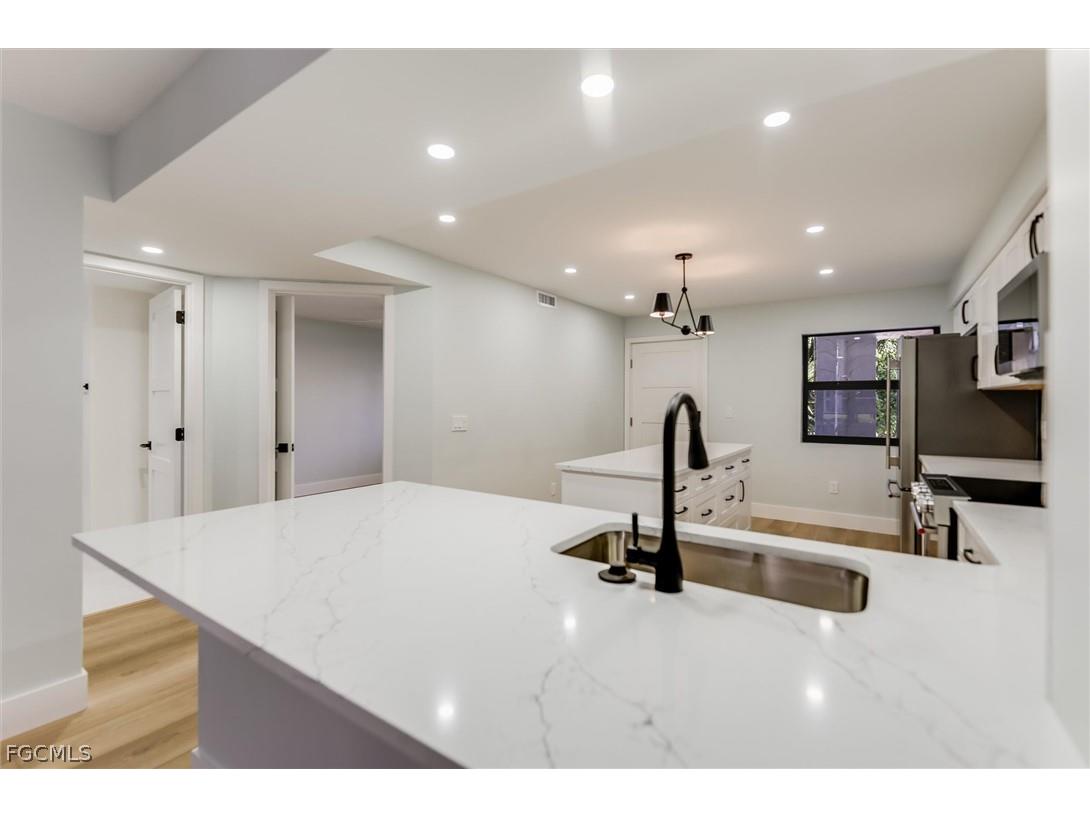 2445 W Gulf Drive #6D Sanibel FL 33957 2026009141 image7