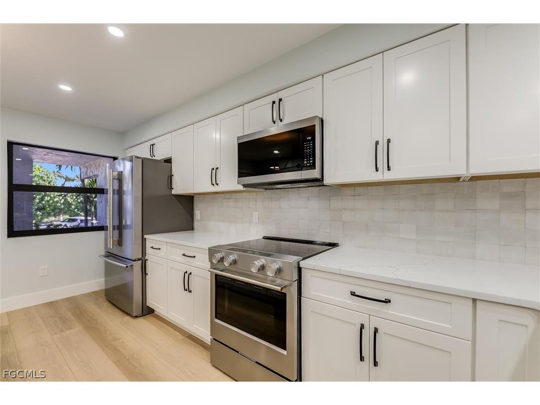 2445 W Gulf Drive #6D Sanibel FL 33957 2026009141 image8