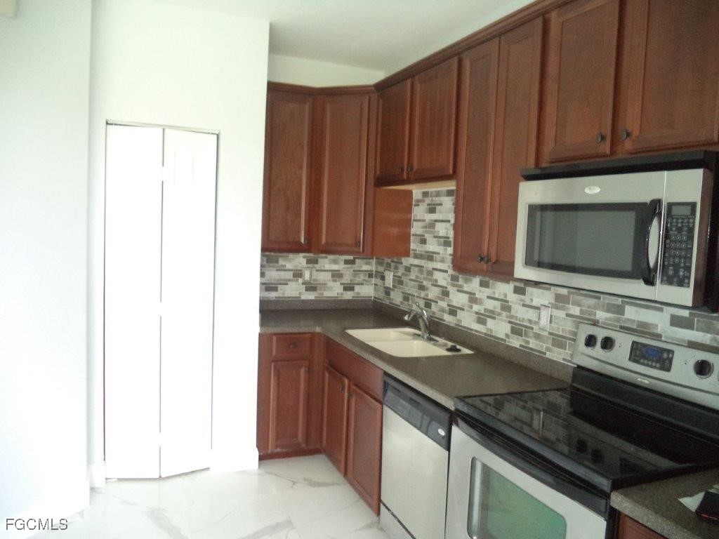 2447 Laurentina Lane Cape Coral FL 33909 2025003514 image7