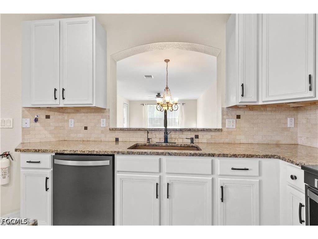 2448 Laurentina Lane Cape Coral FL 33909 2026021412 image4