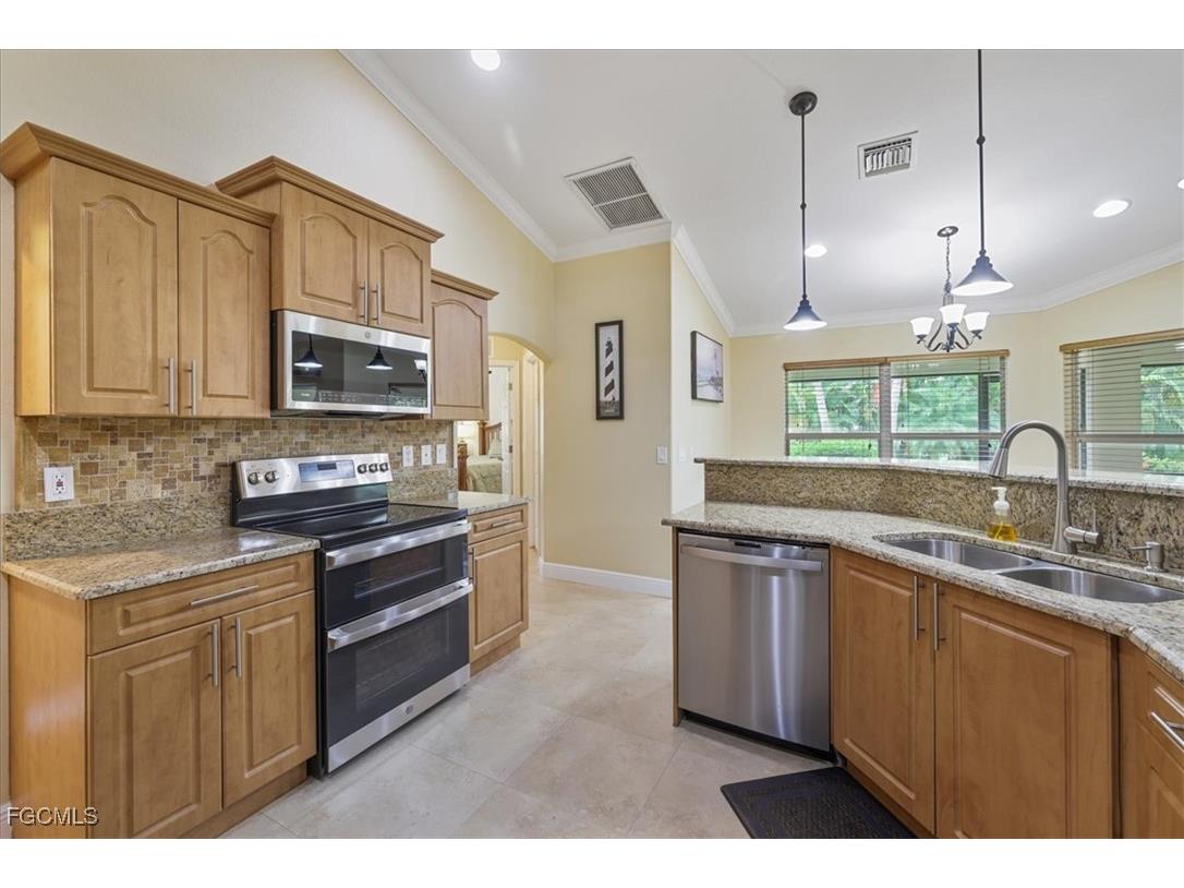 2448 Miracle Parkway Cape Coral FL 33914 2025009027 image12