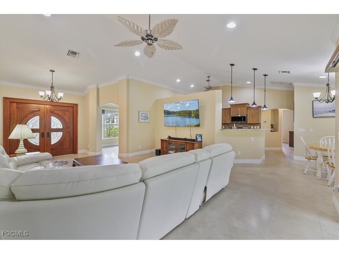 2448 Miracle Parkway Cape Coral FL 33914 2025009027 image13