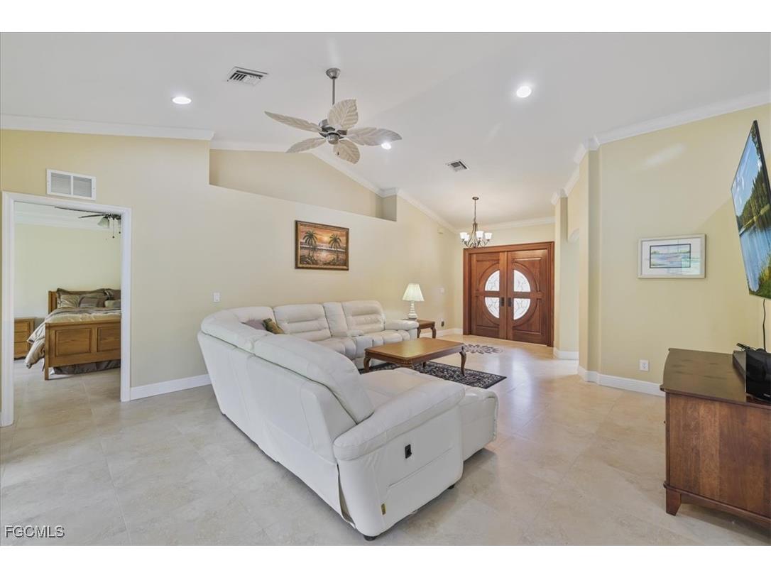 2448 Miracle Parkway Cape Coral FL 33914 2025009027 image8