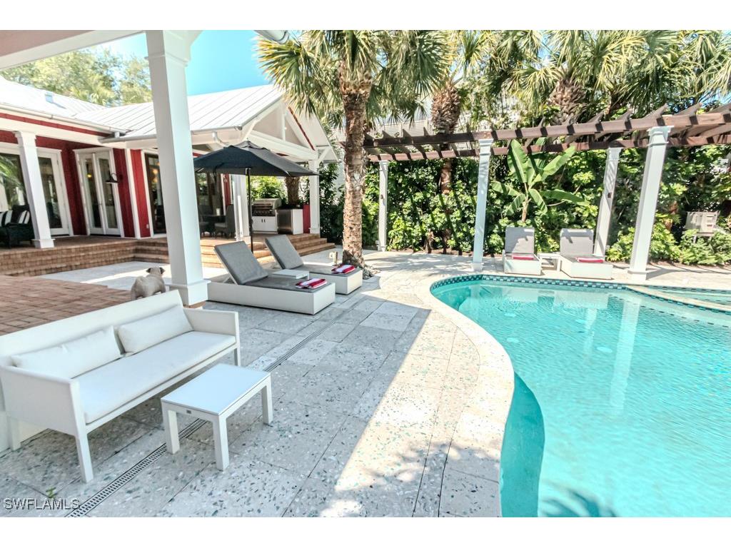 245 Broad Avenue S Naples FL 34102 225076190 image10