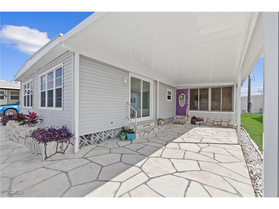 245 Shrub Lane N North Fort Myers FL 33917 2025012419 image1