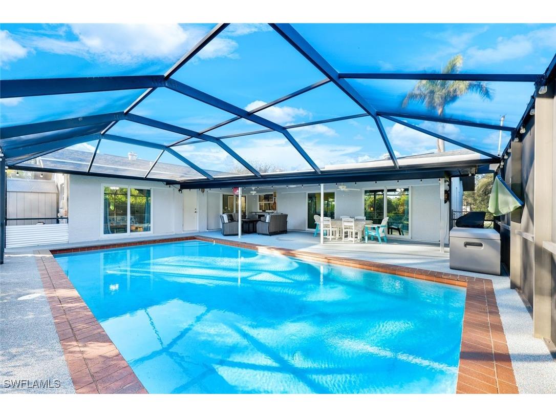 2450 Ivy Avenue Fort Myers FL 33907 224096622 image1