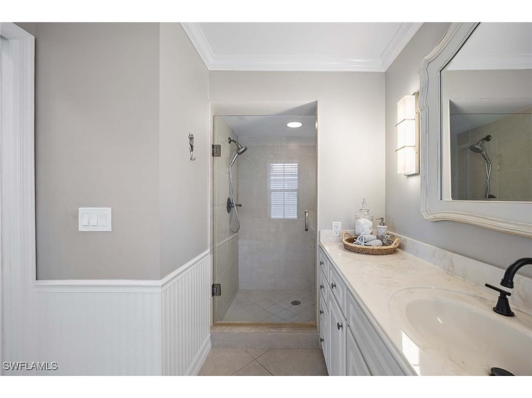 2450 Old Groves Road #201 Naples FL 34109 225082500 image16