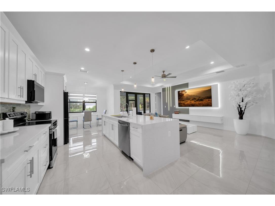 2451 10th Avenue SE Naples FL 34117 226004078 image10