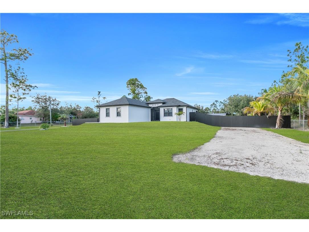 2451 10th Avenue SE Naples FL 34117 226004078 image15