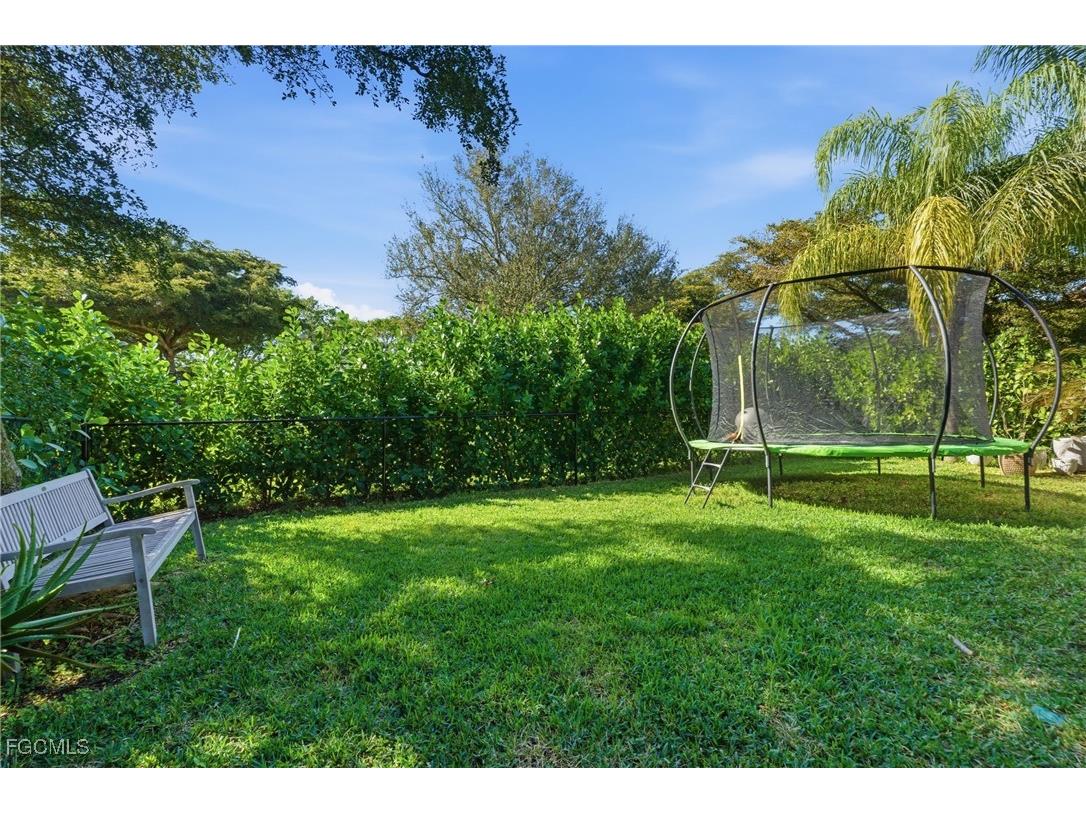 2452 Blackburn Circle Cape Coral FL 33991 2026006300 image13