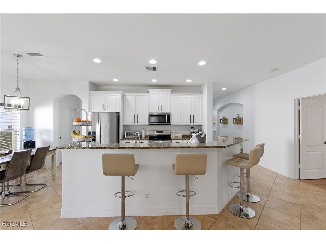 2452 Blackburn Circle Cape Coral FL 33991 2026006300 image16