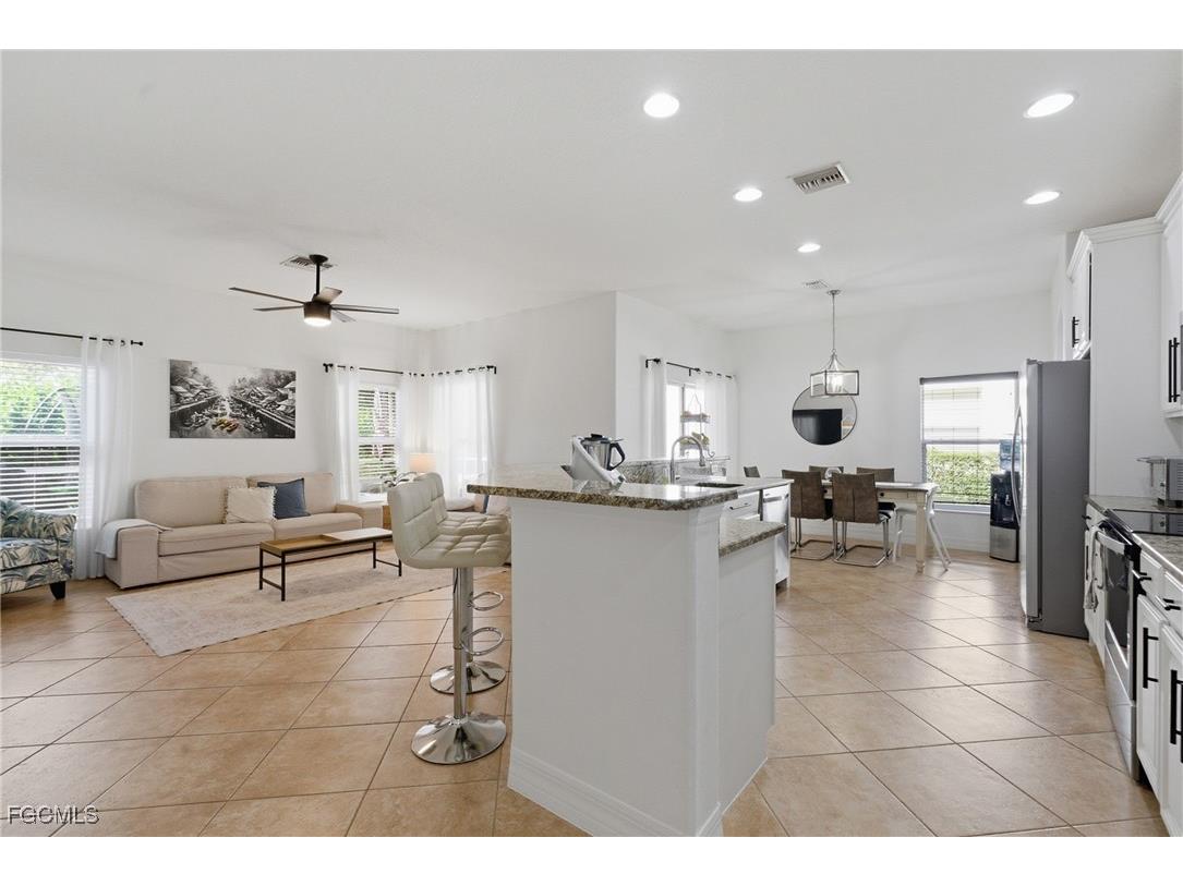 2452 Blackburn Circle Cape Coral FL 33991 2026006300 image18