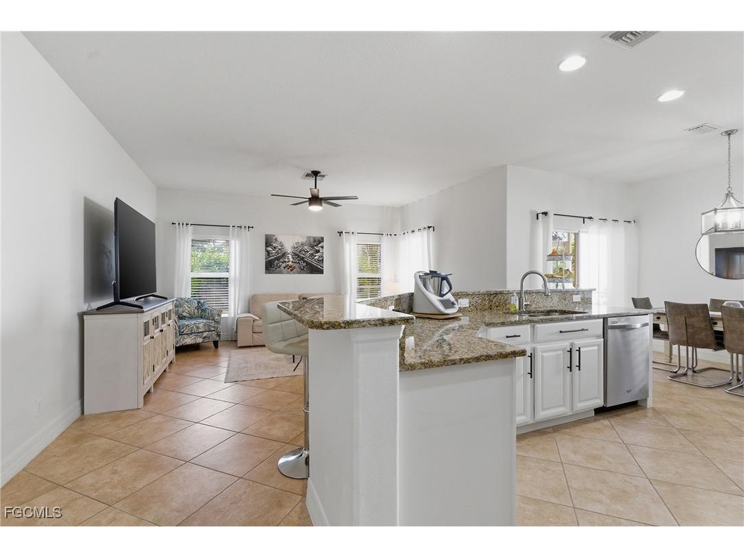 2452 Blackburn Circle Cape Coral FL 33991 2026006300 image19