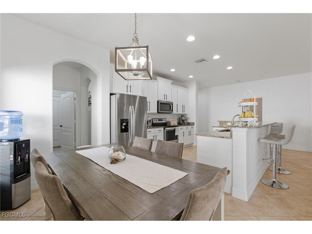 2452 Blackburn Circle Cape Coral FL 33991 2026006300 image25