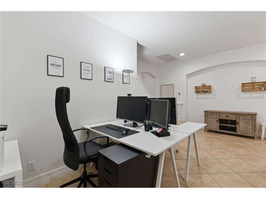 2452 Blackburn Circle Cape Coral FL 33991 2026006300 image30