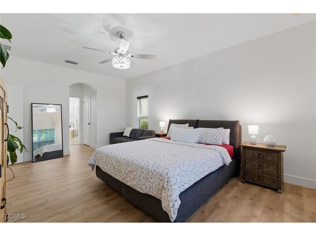 2452 Blackburn Circle Cape Coral FL 33991 2026006300 image33