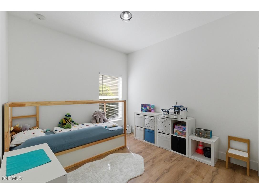 2452 Blackburn Circle Cape Coral FL 33991 2026006300 image35