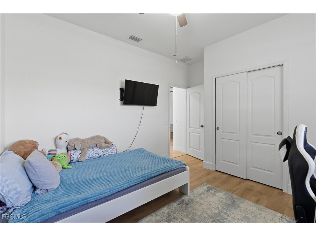 2452 Blackburn Circle Cape Coral FL 33991 2026006300 image39