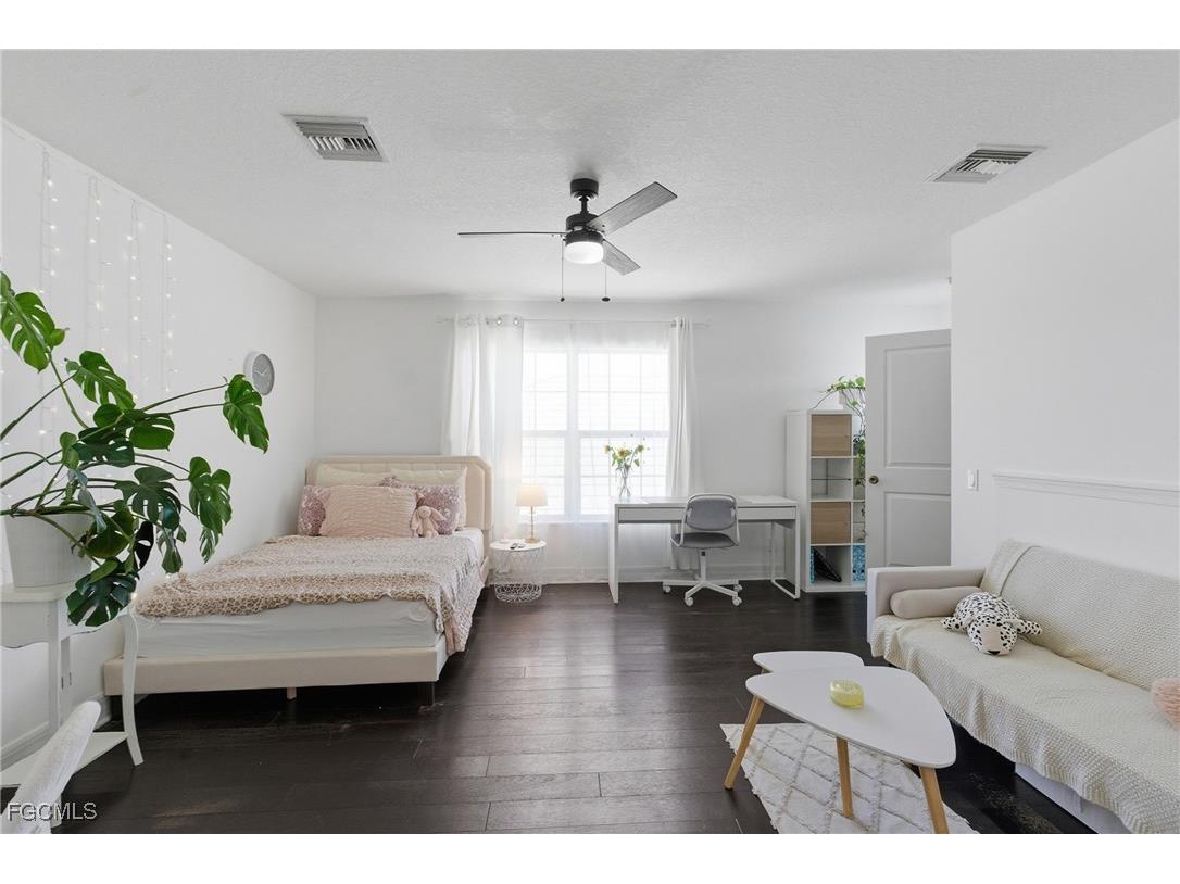 2452 Blackburn Circle Cape Coral FL 33991 2026006300 image42