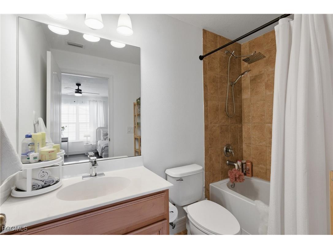 2452 Blackburn Circle Cape Coral FL 33991 2026006300 image43