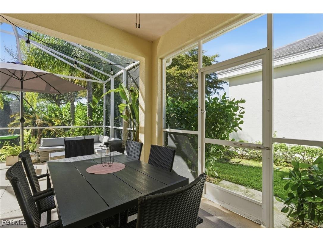 2452 Blackburn Circle Cape Coral FL 33991 2026006300 image44