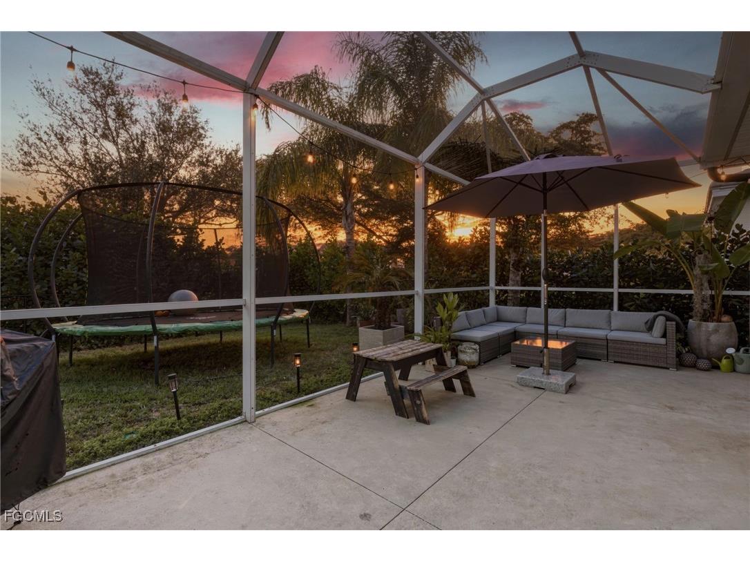 2452 Blackburn Circle Cape Coral FL 33991 2026006300 image47