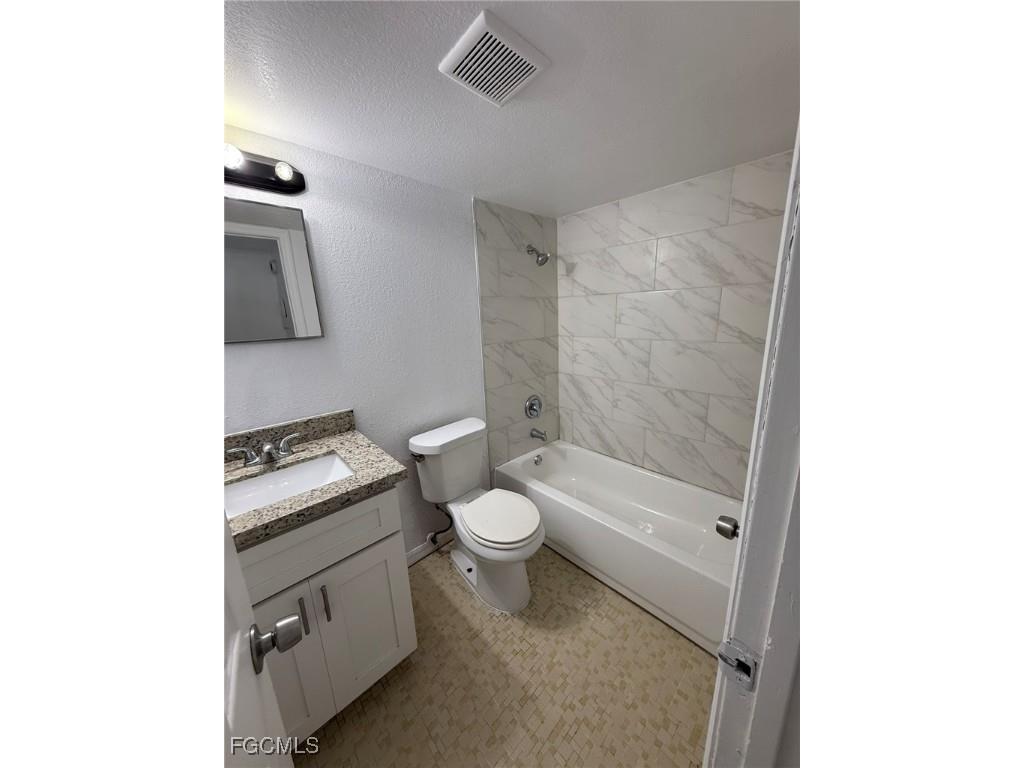 2452 Stella Street #102 Fort Myers FL 33901 2025008690 image1