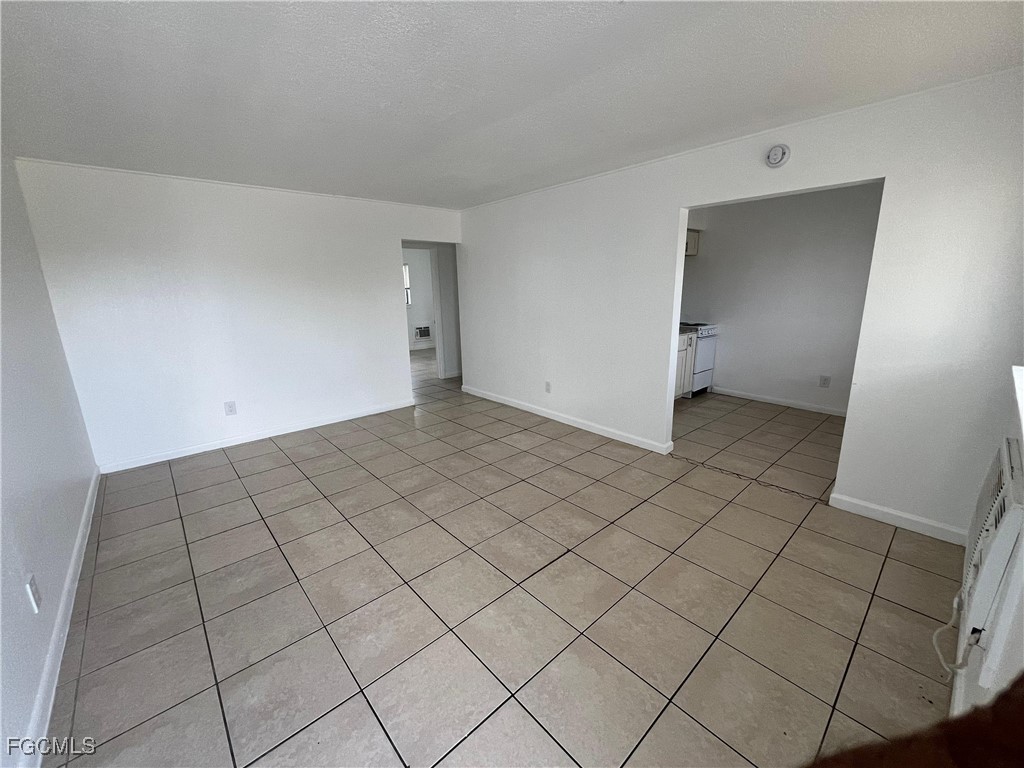 2452 Stella Street #105 Fort Myers FL 33901 2025006009 image7