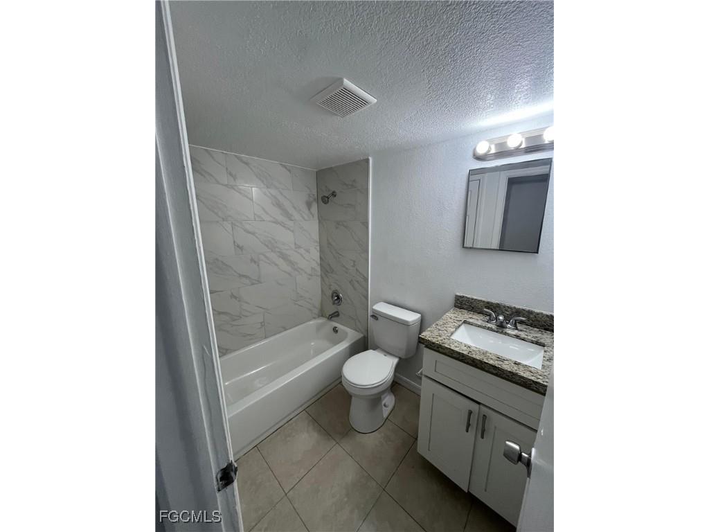 2452 Stella Street #201 Fort Myers FL 33901 2025006013 image5