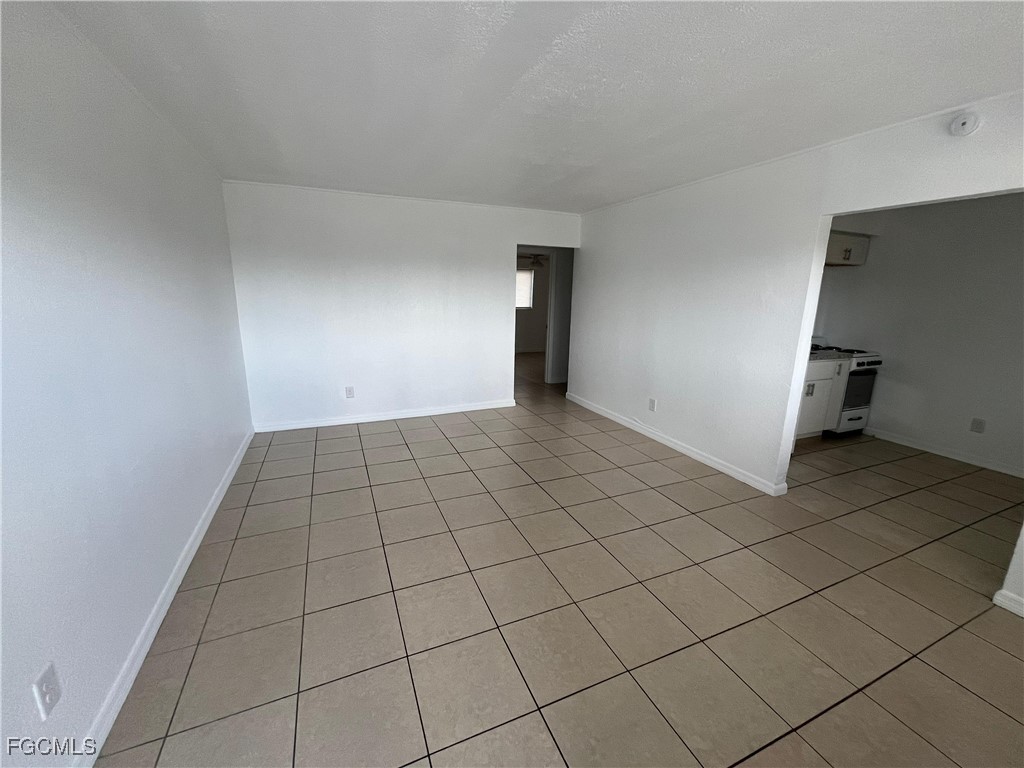 2452 Stella Street #203 Fort Myers FL 33901 2025006014 image7