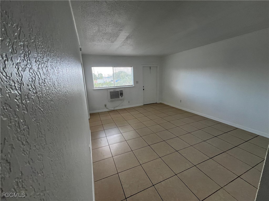 2452 Stella Street #203 Fort Myers FL 33901 2025006014 image9