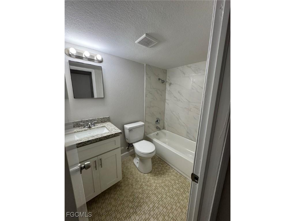 2452 Stella Street #204 Fort Myers FL 33901 2026004526 image18