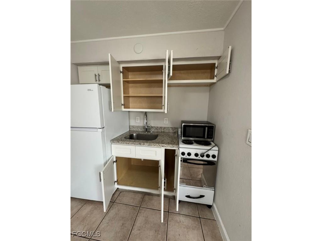 2452 Stella Street #204 Fort Myers FL 33901 2026004526 image4