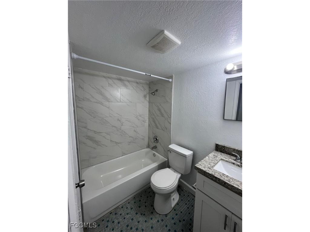 2452 Stella Street #205 Fort Myers FL 33901 2025006016 image4