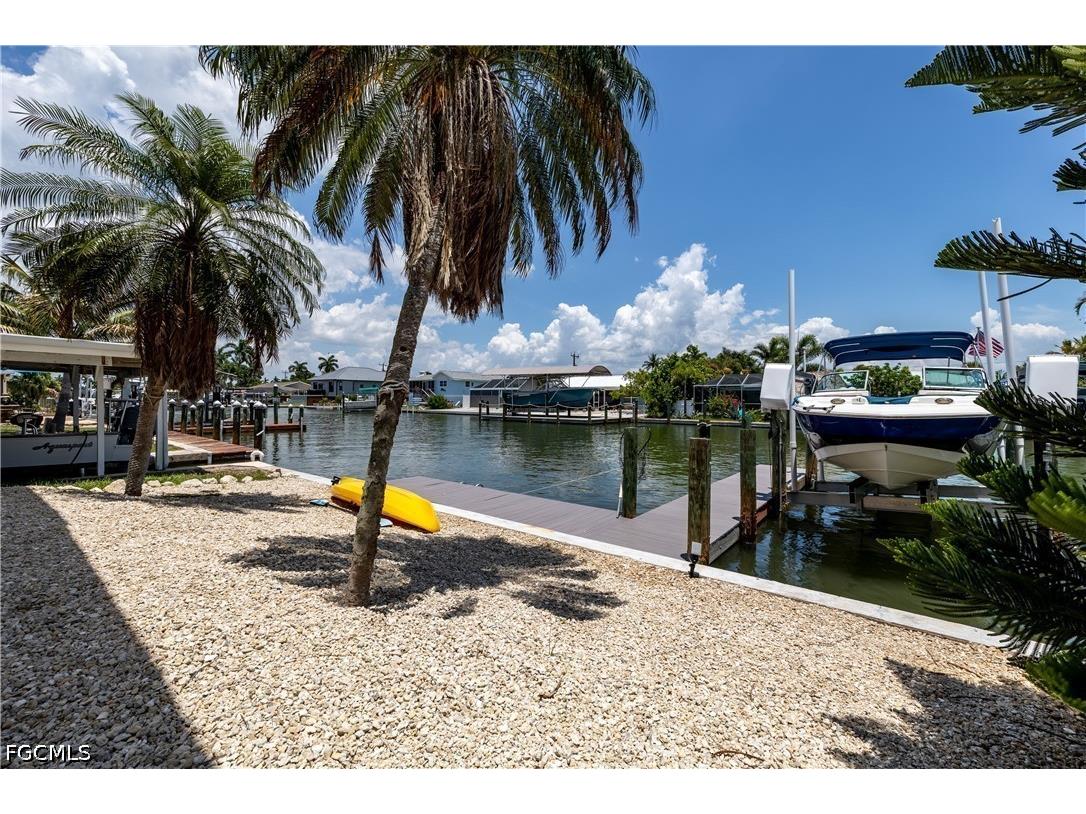 2452 York Road Saint James City FL 33956 2026028499 image3