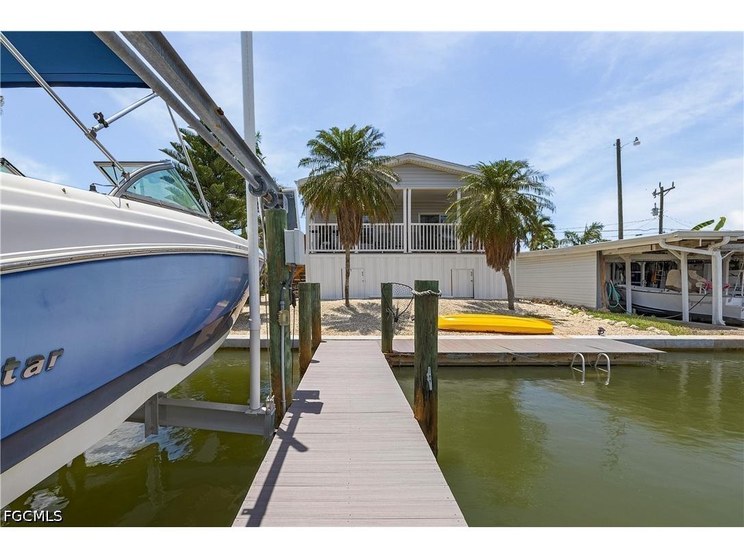 2452 York Road Saint James City FL 33956 2026028499 image33