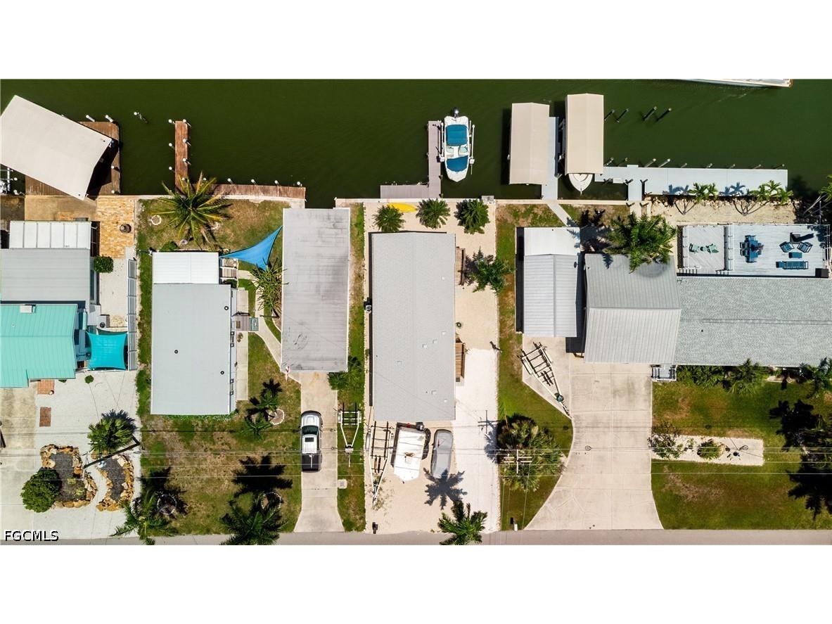 2452 York Road Saint James City FL 33956 2026028499 image9