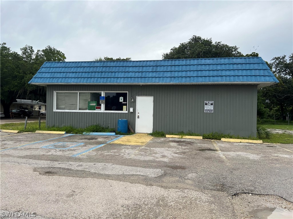2453 Edison Avenue Fort Myers FL 33901 222064100 image1
