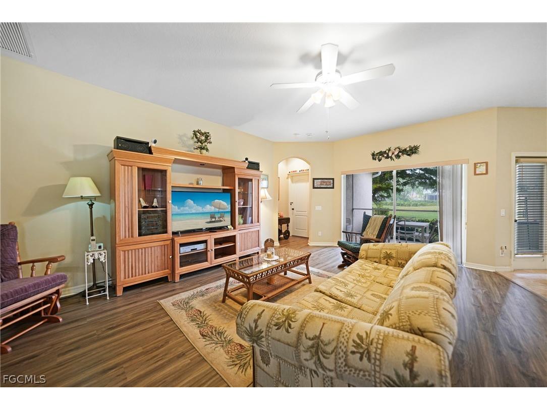 2454 Blackburn Circle Cape Coral FL 33991 2026010152 image10