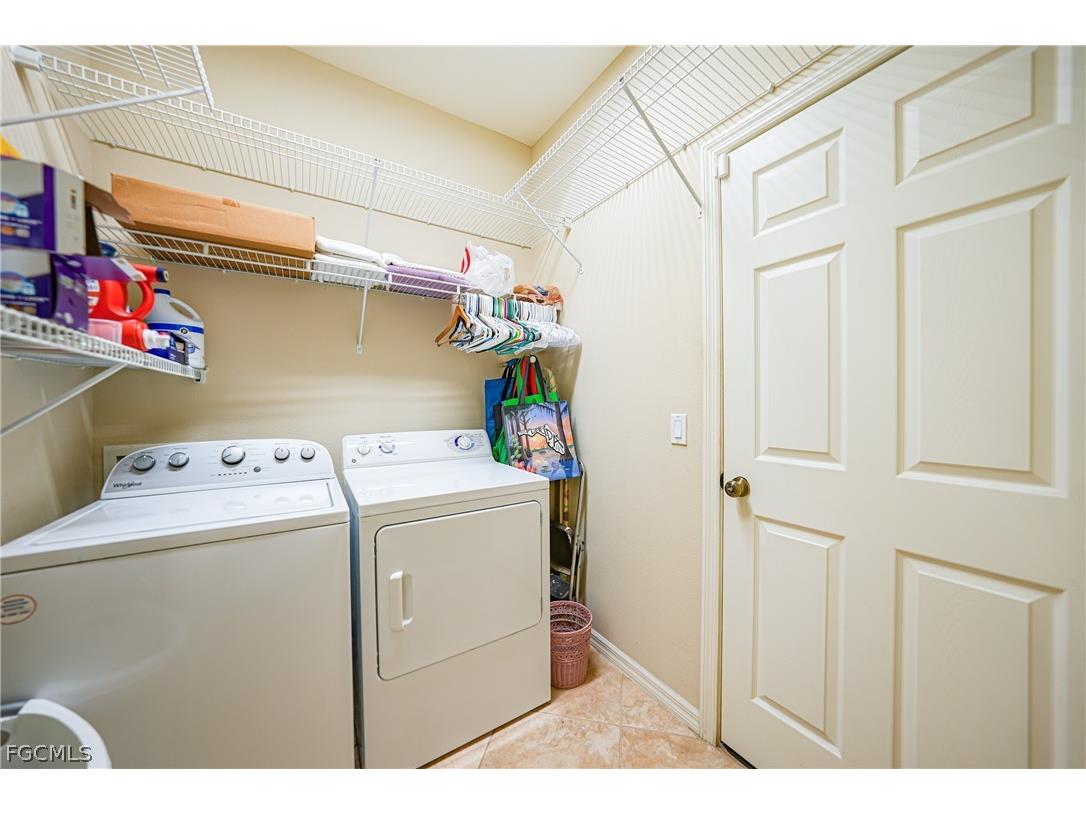 2454 Blackburn Circle Cape Coral FL 33991 2026010152 image23