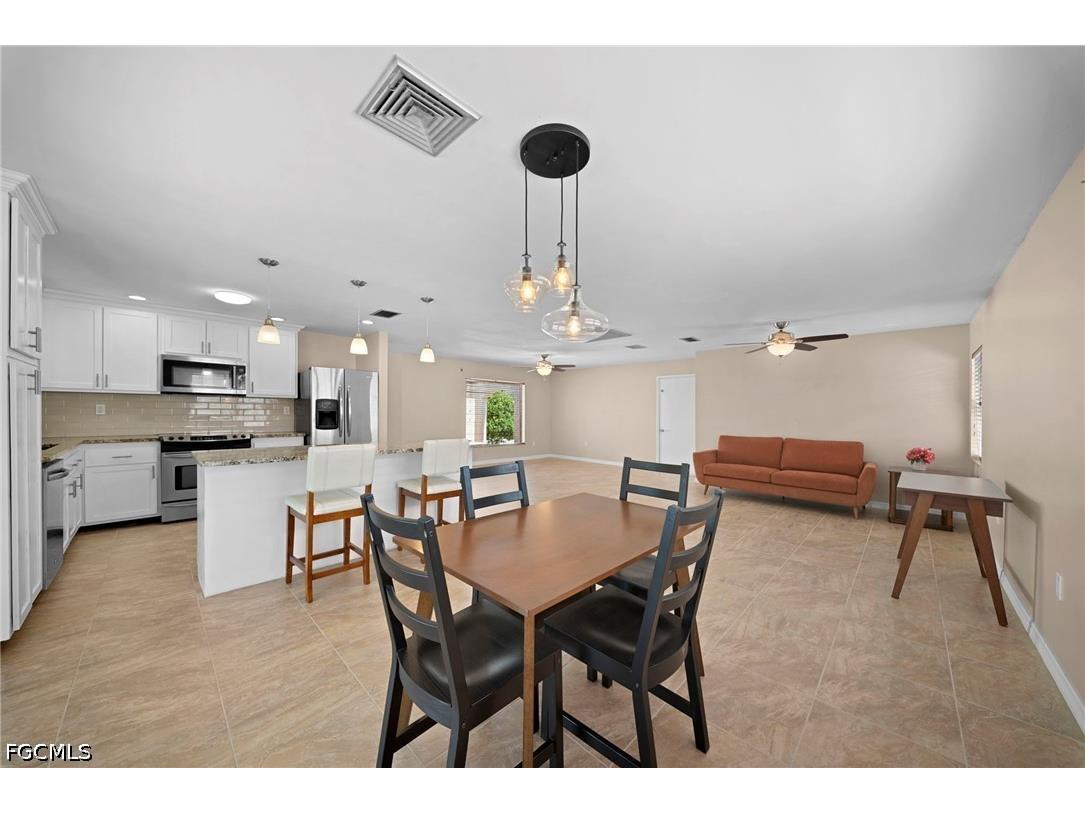 2456 Chandler Avenue Fort Myers FL 33907 2026028616 image17