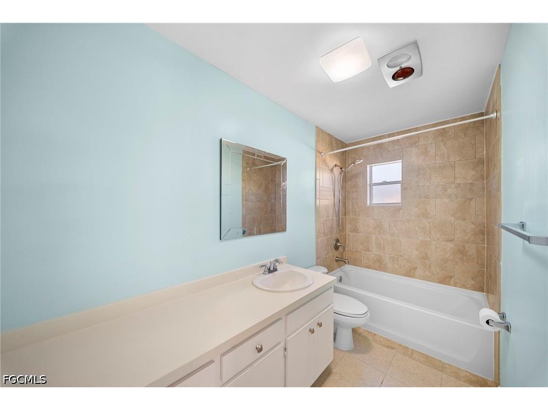 2456 Chandler Avenue Fort Myers FL 33907 2026028616 image18