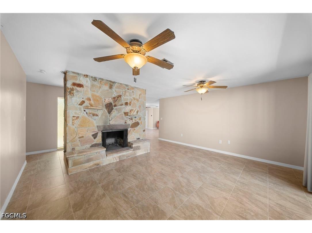 2456 Chandler Avenue Fort Myers FL 33907 2026028616 image8