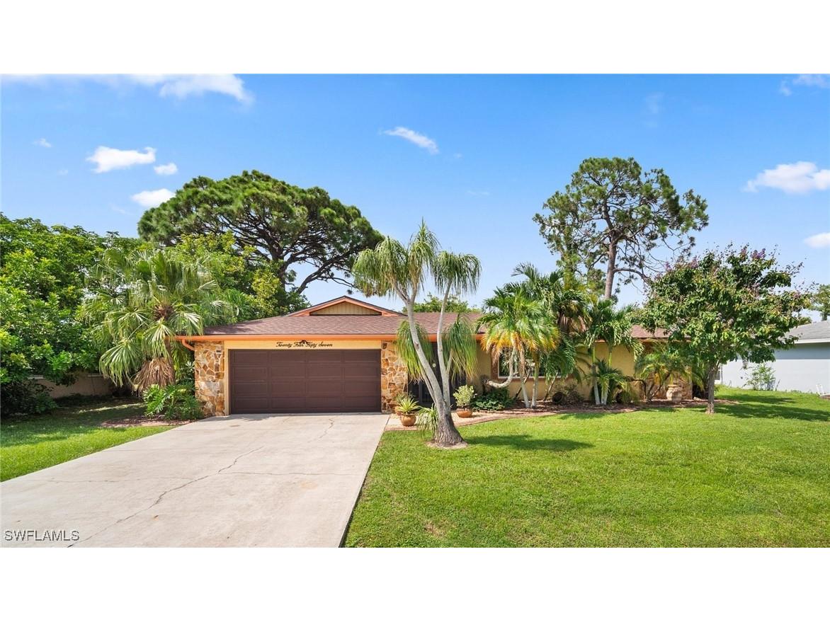 2457 Chandler Avenue Fort Myers FL 33907 224067433 image1