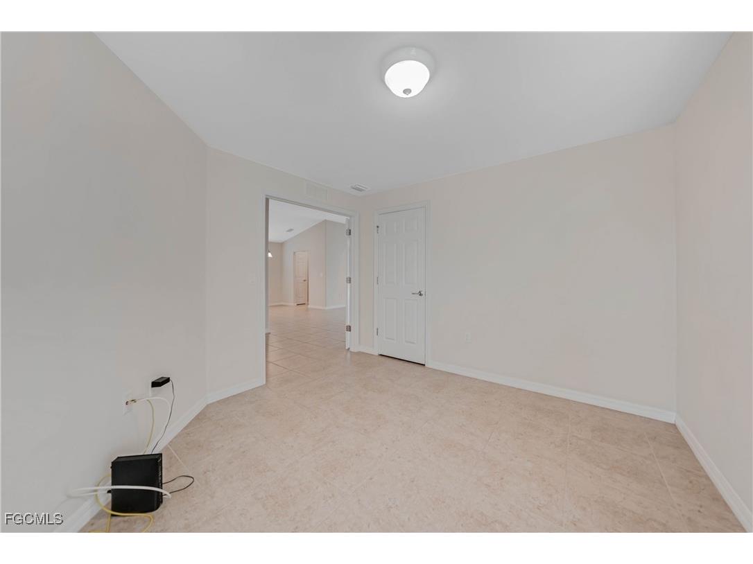 2457 Hopefield Court Cape Coral FL 33991 2025017408 image16