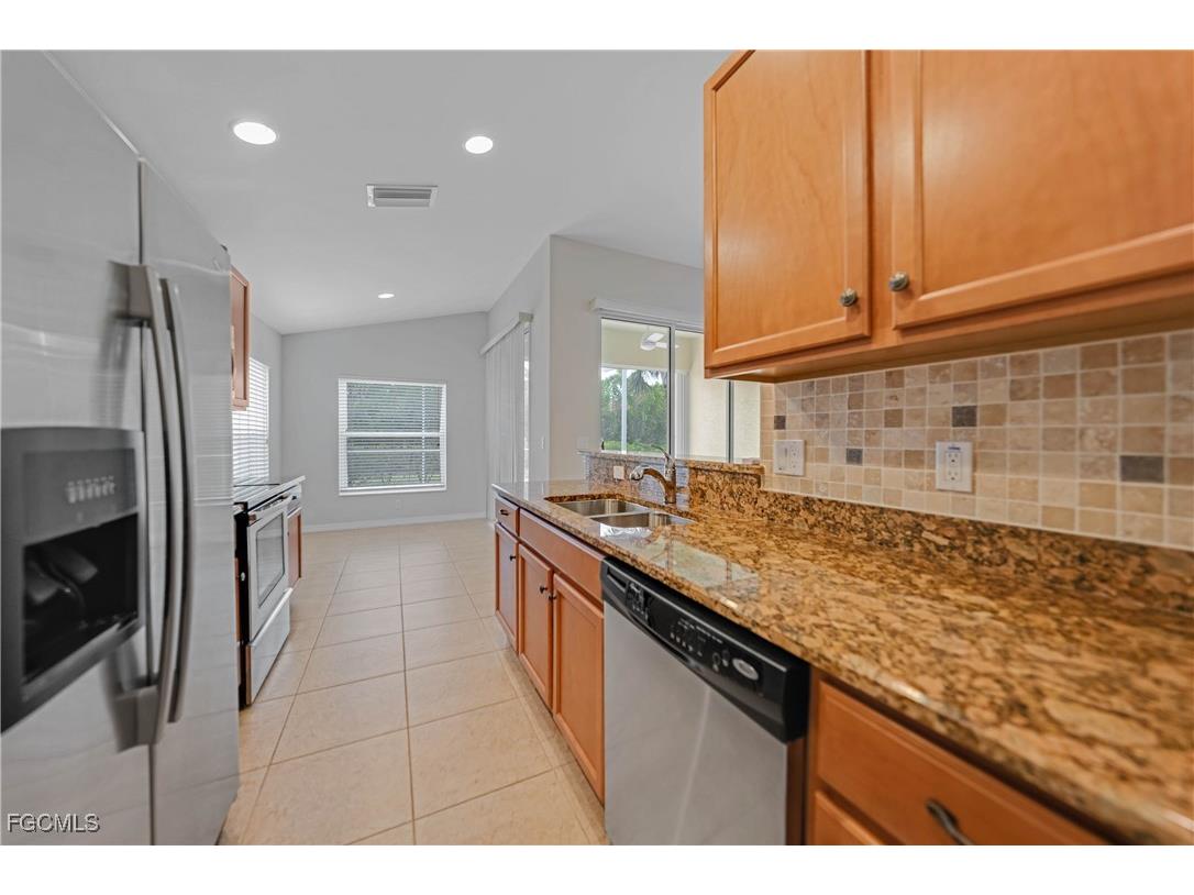 2457 Hopefield Court Cape Coral FL 33991 2025017408 image4